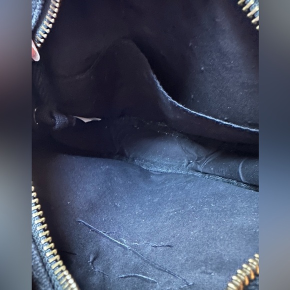 YONBEN Black Circle Crossbody Bag with Embellishment “I’m Soo Shy Hahahaha” - Picture 4 of 7